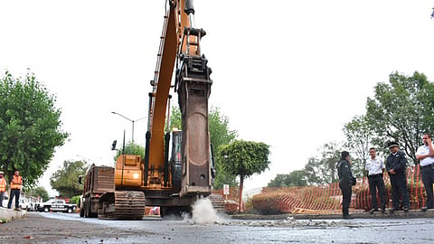 Esta mañana se dio el banderazo de arranque de la obra de sustitución de pavimento (Foto: ACG)