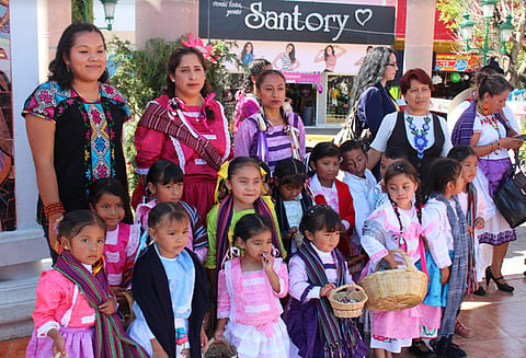 Esta actividad se desarrolla en la plaza cívica "Lic. Benito Juárez" (Foto cortesía)