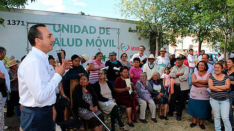 La Unidad Móvil de la Secretaría de Salud brindó atención médica y bucal, también se entregaron actas de nacimiento gratuitas, afiliación al Seguro Popular, entre otros servicios (Foto: Cortesía)