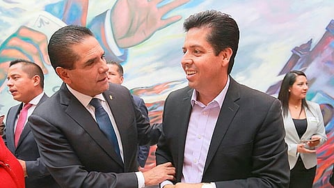 El gobernador de Michoacán ha recibido el total apoyo del secretario del PRD. (Foto: Cortesía)