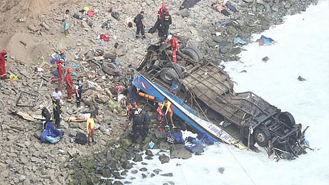 El chofer habría invadido el carril contrario y conducía a exceso de velocidad (Foto: LaRepública_pe)