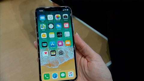 ¿Comprarías este nuevo celular de Apple? (Foto: @Embrollos)