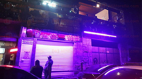 Los adolescentes, tres varones y una jovencita, se encontraban ingiriendo bebidas embriagantes dentro del bar “El Melocotón” (Foto: RED 113)