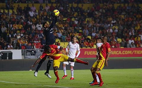 Aunque Monarcas buscó e hizo las modificaciones para empatar el juego, no tuvo la claridad (Foto: ACG)