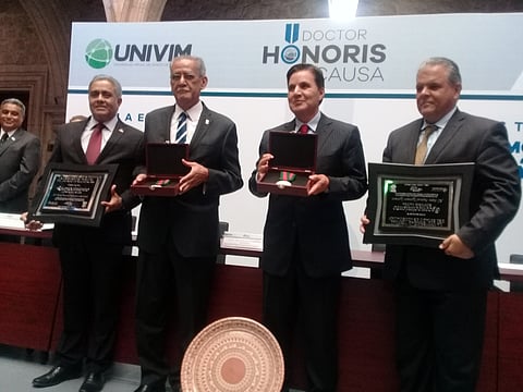 Otorga Univim condecoración Honoris Causa
