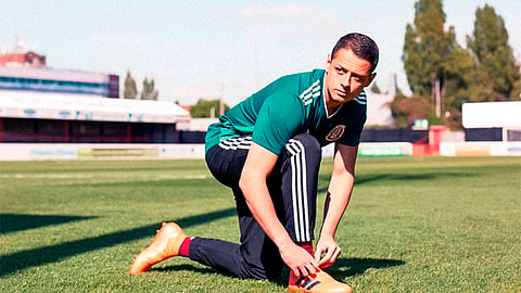 El futbolista mexicano bromeó con que él ganaría la Bota de Oro (Foto: @CH14_)
