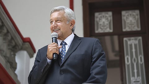 Mencionó que eso servirá para apoyar a las pequeñas y medianas empresas en la entidad (Foto: @lopezobrador_)
