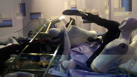 Los manifestantes se separaron de aquellos responsables de los daños (Foto: captura)