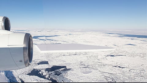 Comparte NASA fotos de iceberg simétricamente perfecto en la Antártida