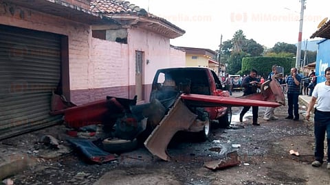 Las personas que presenciaron el suceso ayudaron a los heridos y los subieron a un vehículo particular (Foto: RED 113)