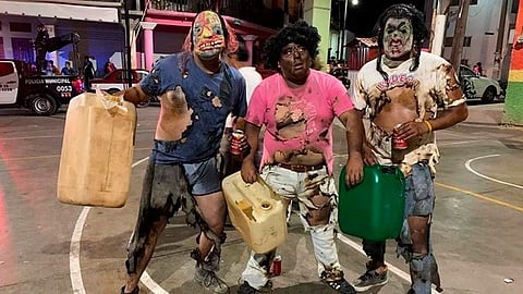 Los hombres iban hasta con bidones (Foto: Oaxakanda)
