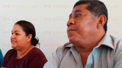 Maestra Juana Alicia Muñiz Rocha y el profesor Isidoro Castañeda Navarrete son los citados (Foto: RED113)