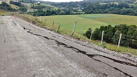 La red carretera de Michoacán se conforma por 10 mil 780 kilómetros, de los cuales 2 mil 945 están a cargo de la federación y 7 mil 835 del gobierno estatal (Foto: Ilustrativa)