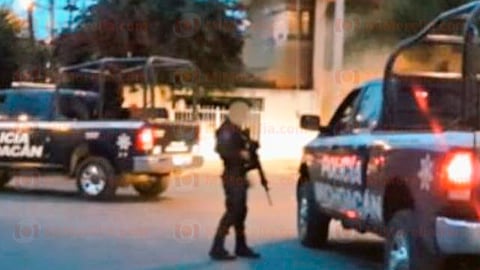 Las mantas fueron retiradas por los elementos de Seguridad Pública y fueron puestas a disposición de las autoridades ministeriales (Foto: Red 113)