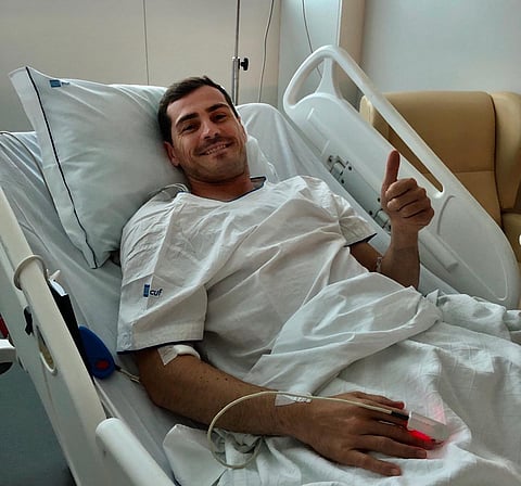 El portero dio a conocer en redes sociales que solo fue un susto y que ya se encuentra recuperado (Cortesía Twitter: @IkerCasillas)