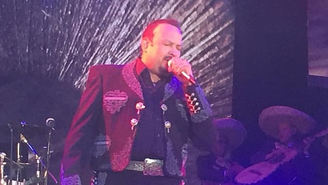 Cantó y deleitó a los asistentes a la Expo Fiesta, en un concierto lleno de emociones 
(Foto: Heber Morales)