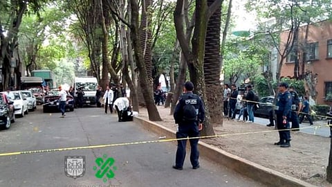 Las autoridades revisan las cámaras de videovigilancia como parte de la investigación (Foto: @OVIALCDMX)
