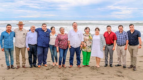 Los acuerdos fueron alcanzados en la mesa de trabajo intersecretarial con productores que se manifestaron en el canal de navegación del puerto de Lázaro Cárdenas (Foto: Cortesía)