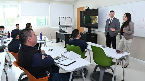 La meta es que los estudiantes se empiecen a vincular en los temas especializados en comercio (Foto Cortesía)