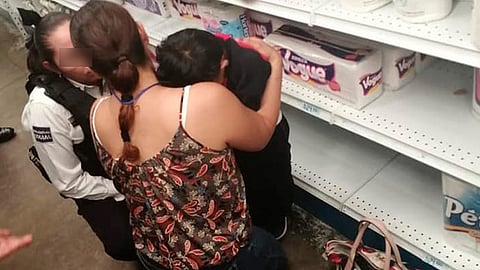 Reporta extravío de su hijo, pero estaba dormido en un supermercado, en Morelia