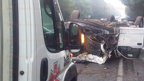Brinda auxilio FGE a servidor público lesionado en percance vial (Foto: RED 113) 