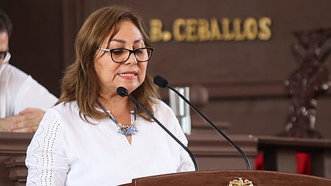 Se le otorgó la Condecoración “Constitución de Apatzingán” al Dr. José Leonel Castillo González (Foto Cortesía)