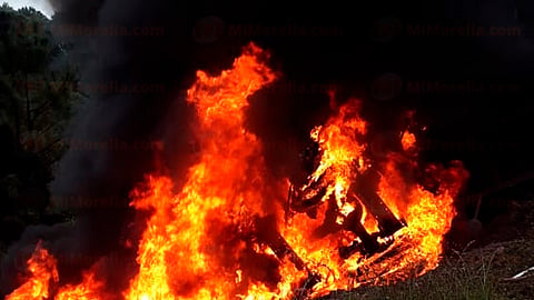 Elementos de Rescate y Salvamento, de la Policía Michoacán y de la Policía Federal ayudaron en las labores (Foto: RED 113)