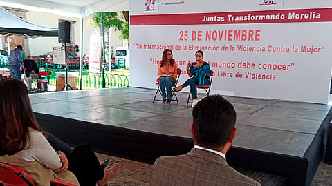 En la plaza del Carmen en donde se realiza el programa “Juntas por una vida libre de violencia” (Foto: Fátima Miranda)