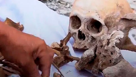 El proceso de limpieza de los restos se puede hacer a partir de los tres años de la muerte de la persona (Foto: captura)