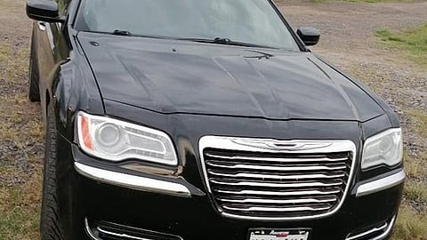 En la acción dos vehículos marcas Chrysler y Mercedes-Benz fueron asegurados (Foto Cortesía) 