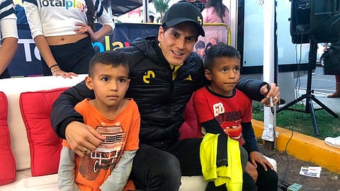Los jugadores ya han hecho varias firmas en esta capital
(Foto: Twitter/FuerzaMonarca)