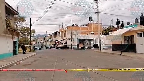Asimismo, se supo que otra persona resultó lesionada y unos paramédicos la canalizaron a un hospital (RED 113)