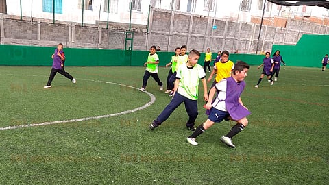 Cuatro escuelas primarias de la capital se dieron cita para estrenar la nueva cancha  (Foto: Josimar Lara)