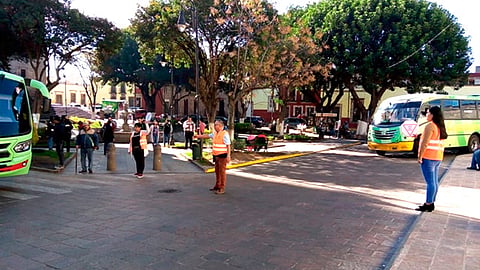 Cuadrillas de la Secretaría de Movilidad y voluntarios inician en el Centro Histórico y recorrerán la ciudad en diversos puntos considerados de especial importancia para los peatones (Foto: Fátima Miranda)