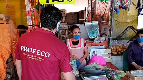 Revisaron precios, pesos y la calibración de las básculas (Foto Cortesía) 
