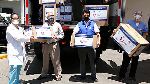 El equipo llegó al Hospital Civil, donde se reciben a pacientes del interior del estado con el virus; también llegará apoyo al municipio de Lázaro Cárdenas (Foto Cortesía)