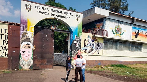 El funcionario aseguró que por parte de la autoridad educativa no existe ninguna violación a los derechos laborales de los seis profesores (Foto: Twitter/@HectorAyala84)