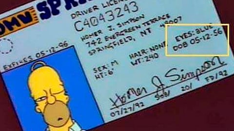 "Huesos" o "Ayudante de Santa", el perro de la familia, cumple años el mismo día que Homero (Fotograma: YouTube)