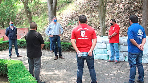 La Semaccdet entregó material biodegradable a uniones de recolectores de Michoacán (Foto Cortesía) 
