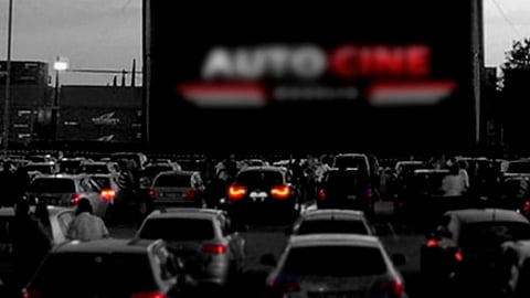 La página Autocine Morelia anunció que pronto habrá una cartelera disponible para disfrutar de una película desde tu auto (Foto Facebook: Autocine Morelia)