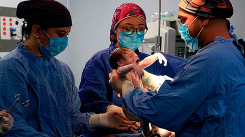 Los primeros días de vida de un bebé son muy importantes, debido a que su sistema inmune aún está en desarrollo (Foto Cortesía) 
