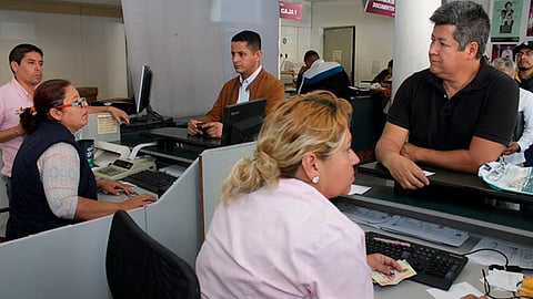 Empleados mayores de 60 años regresarán después del 19 de julio (Foto: @FinanzasMich)