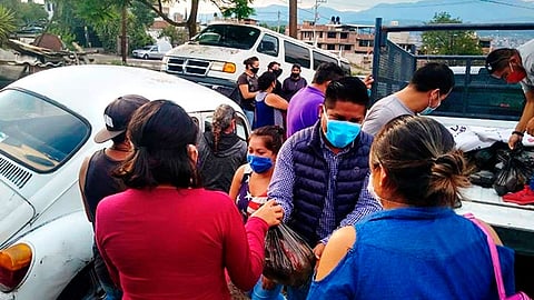 El apoyo brindado por parte de la administración municipal es importante para que se ayude a quienes más sufren los estragos de  la pandemia: Víctor Gaytán, líder Antorchista (Foto Cortesía) 