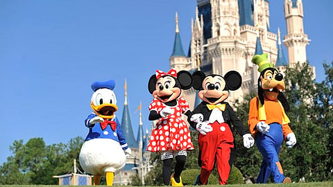 El gobernador de Florida, Ron DeSantis, defendió la reapertura de los parques temáticos (Foto Facebook: 
Walt Disney World)