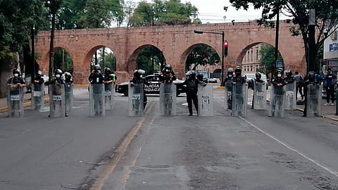 El área es resguardada por policías (Foto: Cortesía)