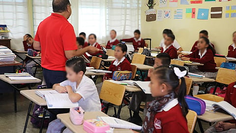 La finalidad es garantizar el derecho humano a la gratuidad de la educación pública (Foto Archivo) 