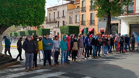 Autoridades de la Secretaría de Finanzas se reunieron con un comité de representantes del FESEMSS para escuchar y atender las quejas de los trabajadores (Foto: Cynthia Arroyo)