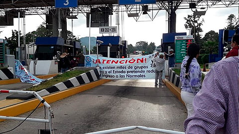 Los agremiados llegaron a las plazas de cobro desde temprana hora  (Foto: Twitter/sct_michoacan)