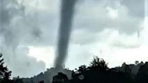 Fue la tarde del pasado viernes que el fenómeno climático se presenció en una comunidad de Michoacán (Foto: Red 113)