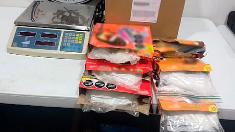 Con apoyo de un equipo de rayos X, aseguraron alrededor de tres kilos de aparente crystal (Foto: Cortesái)